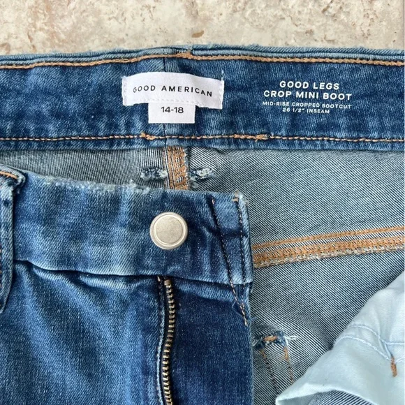 Good American NWT Soft Tech Good Legs Raw Hem Crop Mini Bootcut Jeans, 14-18+ - Picture 9 of 11
